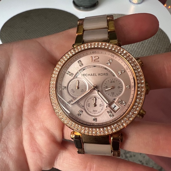 Michael Kors Parker Watch - Picture 12 of 17